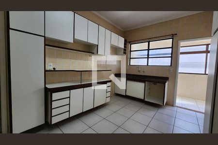 Apartamento para alugar com 110m², 2 quartos e 2 vagas Apartamento para alugar com 110m², 2 quartos e 2 vagasCozinha - Armários