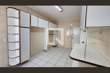 Apartamento para alugar com 110m², 2 quartos e 2 vagas Apartamento para alugar com 110m², 2 quartos e 2 vagasCozinha