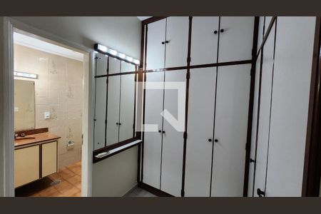Apartamento para alugar com 110m², 2 quartos e 2 vagas Apartamento para alugar com 110m², 2 quartos e 2 vagasCloset da suíte