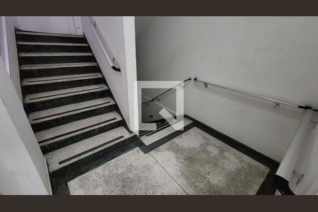 Apartamento para alugar com 110m², 2 quartos e 2 vagas Apartamento para alugar com 110m², 2 quartos e 2 vagasEscada