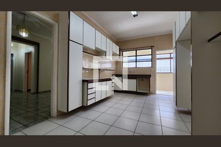 Apartamento para alugar com 110m², 2 quartos e 2 vagas Apartamento para alugar com 110m², 2 quartos e 2 vagasCozinha