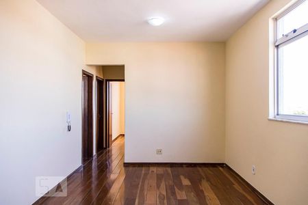Sala de Apartamento com 3 quartos, 70m² João Pinheiro