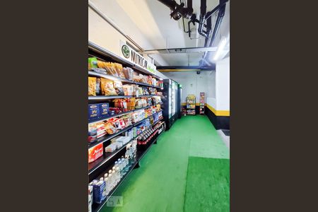 Apartamento à venda com 2m², 1 quarto e sem vagaMini Mercado