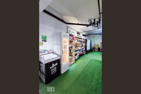 Apartamento à venda com 2m², 1 quarto e sem vagaMini Mercado