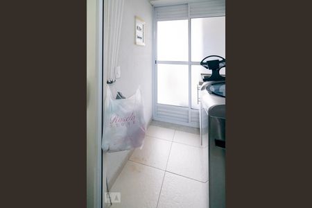 Apartamento à venda com 2m², 1 quarto e sem vagaÁrea de Serviço