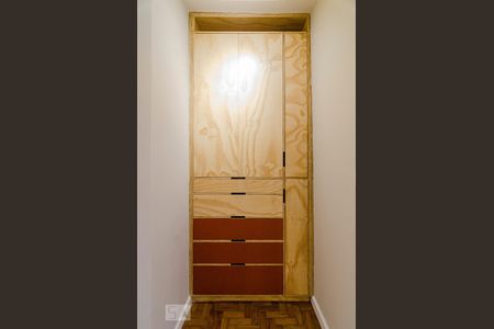 Studio à venda com 38m², 1 quarto e sem vaga Studio à venda com 38m², 1 quarto e sem vagaArmário