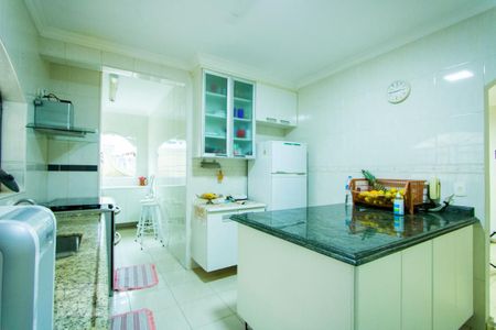 Casa para alugar com 367m², 3 quartos e 6 vagasCozinha