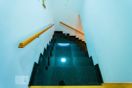 Casa para alugar com 367m², 3 quartos e 6 vagasEscadas