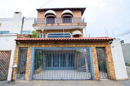 Casa para alugar com 367m², 3 quartos e 6 vagasFachada