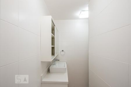 Apartamento à venda com 90m², 2 quartos e 1 vaga Apartamento à venda com 90m², 2 quartos e 1 vagaBanheiro