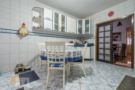 Casa à venda com 150m², 3 quartos e 2 vagas Casa à venda com 150m², 3 quartos e 2 vagasCozinha