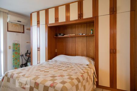 Apartamento à venda com 78m², 2 quartos e 2 vagas Apartamento à venda com 78m², 2 quartos e 2 vagasSuíte