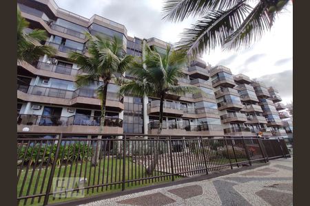 Apartamento à venda com 78m², 2 quartos e 2 vagas Apartamento à venda com 78m², 2 quartos e 2 vagasFachada