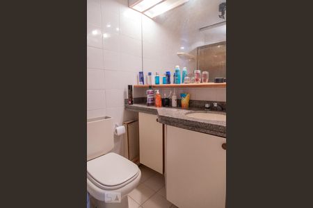 Apartamento à venda com 78m², 2 quartos e 2 vagas Apartamento à venda com 78m², 2 quartos e 2 vagasBanheiro da suíte