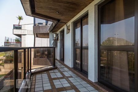 Apartamento à venda com 78m², 2 quartos e 2 vagas Apartamento à venda com 78m², 2 quartos e 2 vagasVaranda