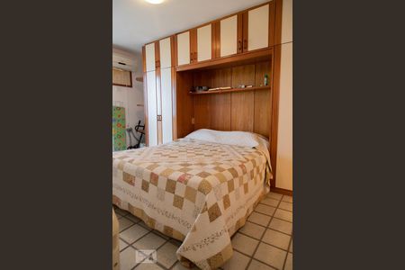 Apartamento à venda com 78m², 2 quartos e 2 vagas Apartamento à venda com 78m², 2 quartos e 2 vagasSuíte