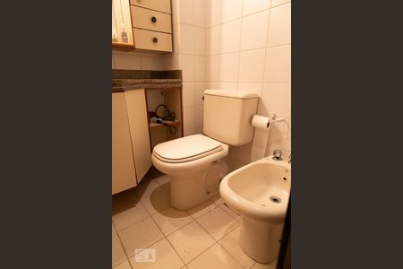 Apartamento à venda com 78m², 2 quartos e 2 vagas Apartamento à venda com 78m², 2 quartos e 2 vagasBanheiro social