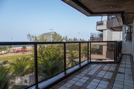 Apartamento à venda com 78m², 2 quartos e 2 vagas Apartamento à venda com 78m², 2 quartos e 2 vagasVaranda