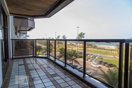 Apartamento à venda com 78m², 2 quartos e 2 vagas Apartamento à venda com 78m², 2 quartos e 2 vagasVaranda