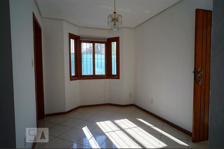 Sala de casa à venda com 3 quartos, 248m² em Jardim Itu Sabará, Porto Alegre