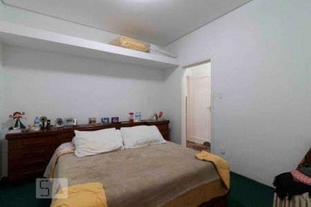 Casa à venda com 250m², 3 quartos e 3 vagasSuíte