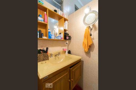 Casa à venda com 250m², 3 quartos e 3 vagasBanheiro da Suíte