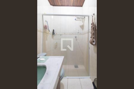 Casa à venda com 180m², 4 quartos e sem vagaBanheiro 1