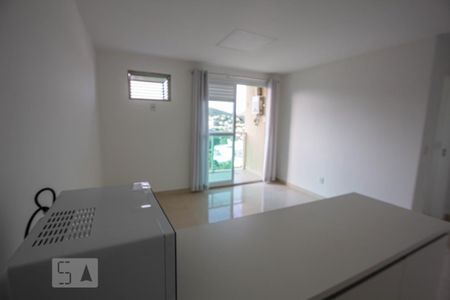 Sala/Cozinha de apartamento para alugar com 1 quarto, 36m² em Taquara, Rio de Janeiro