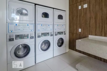 Apartamento à venda com 76m², 2 quartos e 1 vaga Apartamento à venda com 76m², 2 quartos e 1 vagaLavanderia