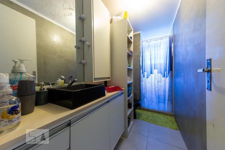 Banheiro de apartamento à venda com 2 quartos, 69m² em Santa Tereza, Porto Alegre