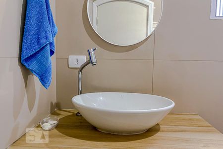 Casa à venda com 120m², 2 quartos e 4 vagasDetalhe Banheiro