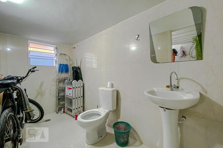 Casa à venda com 120m², 2 quartos e 4 vagasBanheiro de Serviço