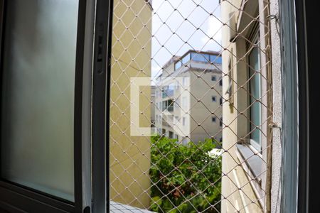 Área de serviço - vista de apartamento para alugar com 2 quartos, 50m² em Jardim Santa Izabel, Cotia