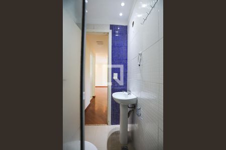 Banheiro - detalhes de apartamento para alugar com 2 quartos, 50m² em Jardim Santa Izabel, Cotia