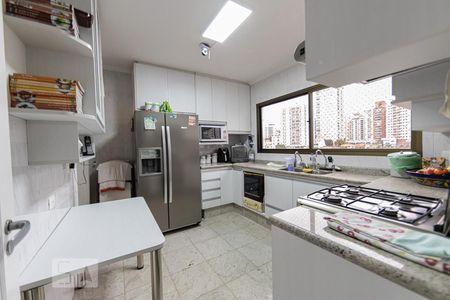 Apartamento à venda com 140m², 3 quartos e 2 vagas Apartamento à venda com 140m², 3 quartos e 2 vagasCozinha