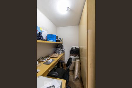 Apartamento à venda com 140m², 3 quartos e 2 vagas Apartamento à venda com 140m², 3 quartos e 2 vagasQuarto de Serviço (Escritório)