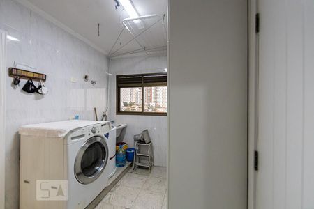 Apartamento à venda com 140m², 3 quartos e 2 vagas Apartamento à venda com 140m², 3 quartos e 2 vagasÁrea de Serviço