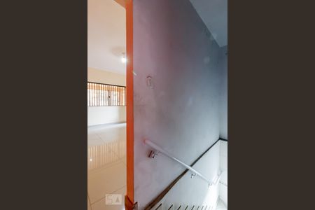 Escada Casa 1 de casa à venda com 6 quartos, 300m² em Parque Bristol, São Paulo