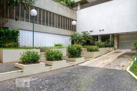 Apartamento à venda com 180m², 4 quartos e 3 vagasFachada e portaria
