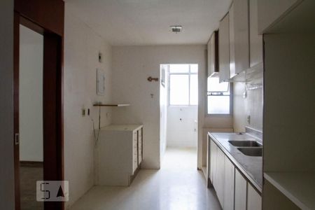 Apartamento à venda com 180m², 4 quartos e 3 vagasCozinha
