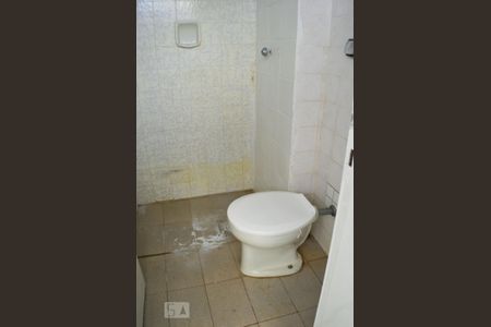 Apartamento para alugar com 130m², 3 quartos e 2 vagas Apartamento para alugar com 130m², 3 quartos e 2 vagasBanheiro na na área de serviço
