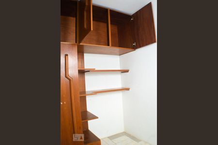 Quarto na área de serviço de apartamento para alugar com 3 quartos, 130m² em Pituba, Salvador
