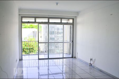 Apartamento para alugar com 130m², 3 quartos e 2 vagas Apartamento para alugar com 130m², 3 quartos e 2 vagasSala