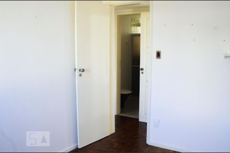 Apartamento para alugar com 130m², 3 quartos e 2 vagas Apartamento para alugar com 130m², 3 quartos e 2 vagasQuarto 2