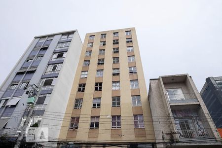 Apartamento para alugar com 52m², 1 quarto e sem vaga Apartamento para alugar com 52m², 1 quarto e sem vagaFachada