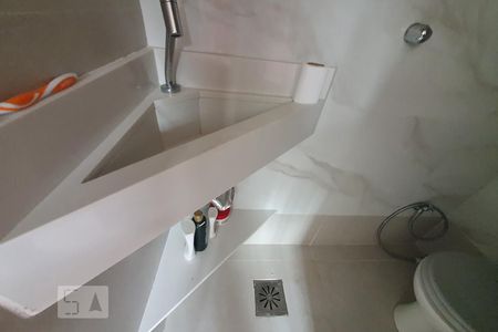 Apartamento à venda com 82m², 2 quartos e sem vagaBanheiro de Serviço