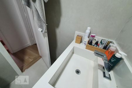 Apartamento à venda com 82m², 2 quartos e sem vagaBanheiro 