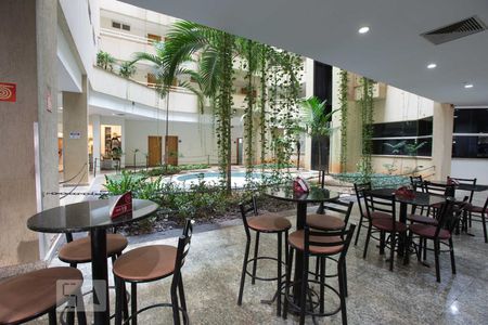 Studio para alugar com 34m², 1 quarto e 1 vagaÁrea comum - jardim de inverno com restaurantes e lojas de serviços