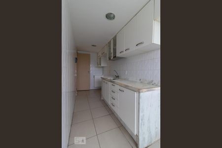 Apartamento à venda com 79m², 2 quartos e 1 vagaCozinha