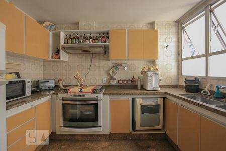 Apartamento à venda com 180m², 3 quartos e 5 vagasCozinha